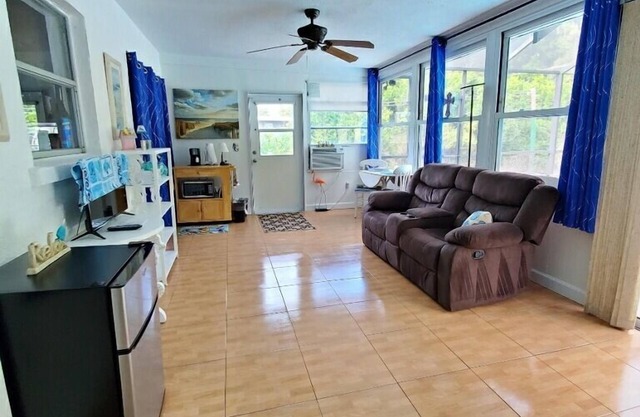 Piscine privée et suite. 5 miles à Gulf Beaches, AMI