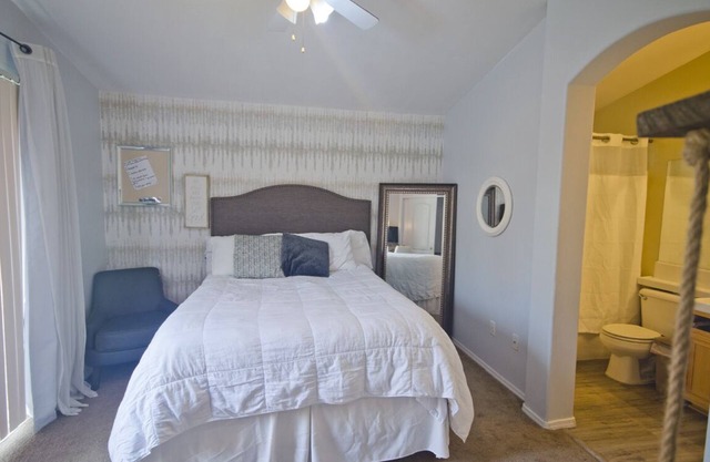 Private Suite with private entrance in quite SW area pets ok!