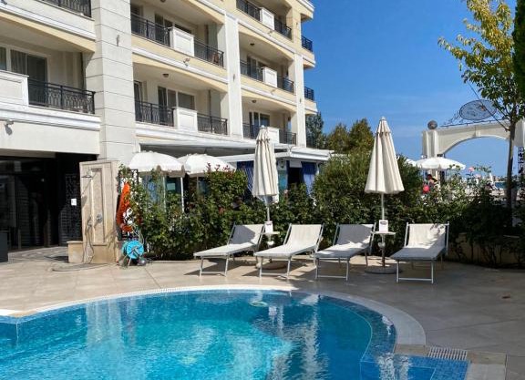 Private Super apartments by sea in Apart Hotel !