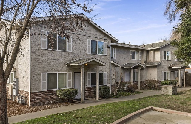 Private Townhome Conveniently Located Near Chico State
