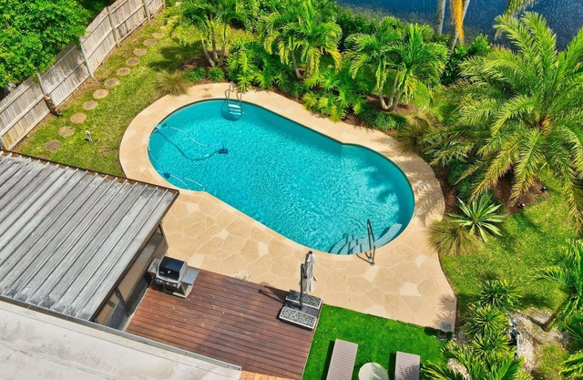Private Tropical Oasis in Boca Raton! Resort style vacation home.