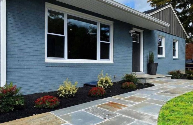 Private upper level 3-bedroom oasis with AC and WiFi. (Host occupies basement)