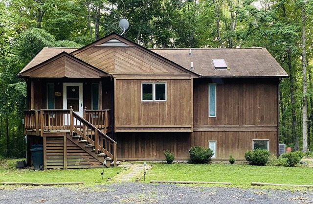 Private cabin with high speed WiFi, firepit, and waterfront at Lake Anna!
