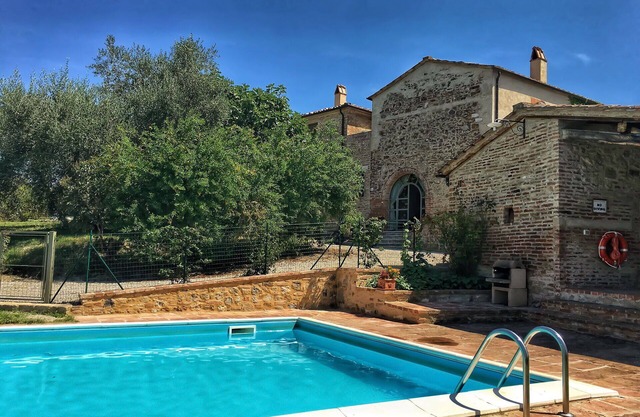 Maison de vacances privée avec WIFI, climatisation, piscine privée, TV, patio, près de Montalcino