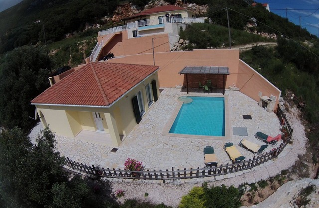 Villa privée avec piscine et vue mer