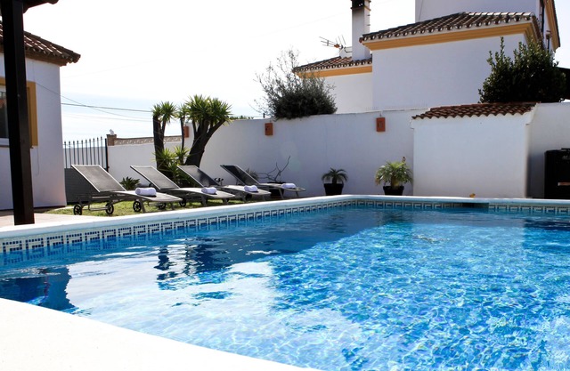 Villa de luxe. Jacuzzi, Multi Gym, Piscine privée, Parking sécurisé, Central.