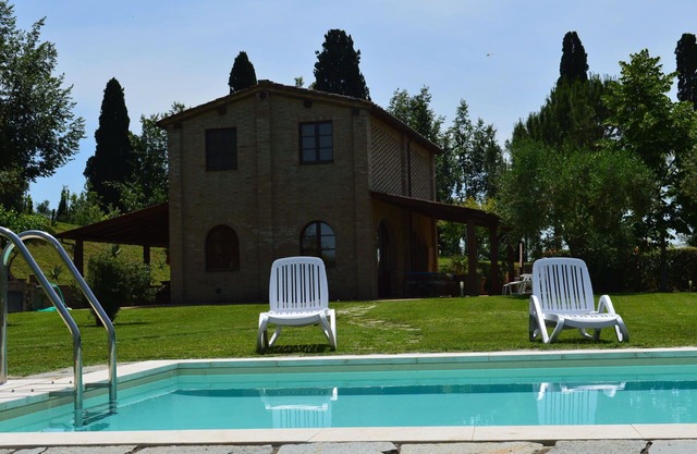 Maison de vacances privée avec WIFI, climatisation, piscine privée, TV, véranda, près de Sienne