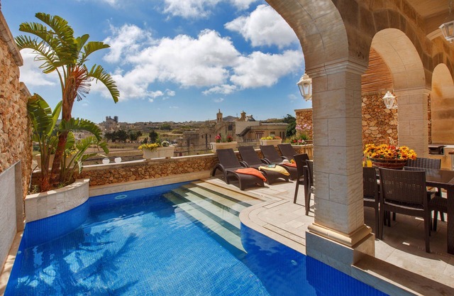 Private Villa with Indoor Heated Jacuzzi