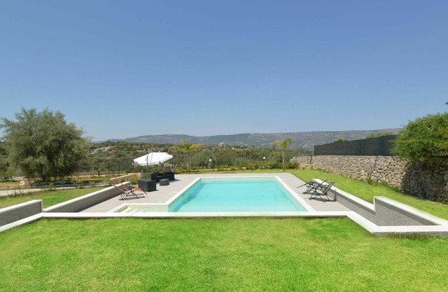 Merveilleuse maison de vacances privée avec climatisation, WIFI, piscine privée, TV et parking
