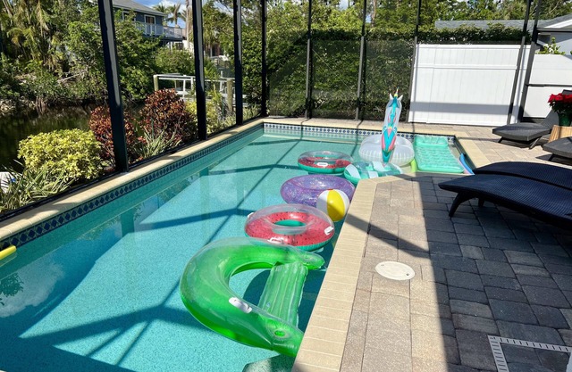 Private Waterfront Oasis Minutes to Barefoot Beach