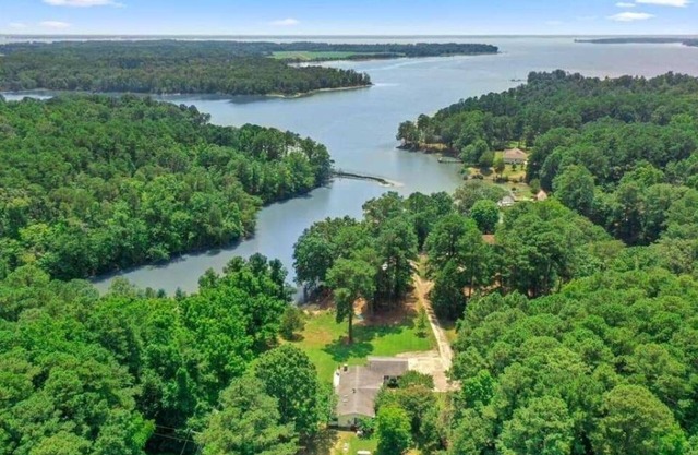 Private Waterfront Home~Minutes Away The Tides Inn & Kilmarnock~Pet Friendly!