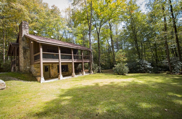 Complete Private Cove Property, 4 maisons, front de mer niché dans 400 acres
