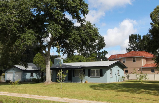 Chalet professionnel sur un terrain de 1/2 acre dans un cadre champêtre paisible