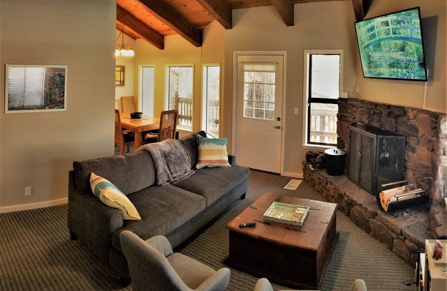 Nouveau! Maison de ville privée 3bd / 2ba près de Heavenly et Tahoe Rim Trail