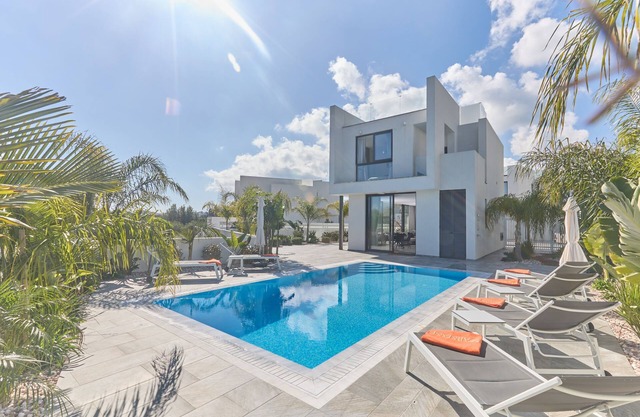 Protaras Almaria Villa ALM28 - a villa that sleeps 6 guests in 3 bedrooms