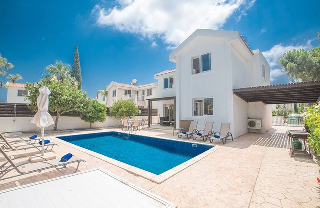 Protaras Villa MA14 - une villa qui peut accueillir 6 personnes dans 3 chambres