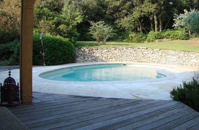 Villa provençale avec piscine aux portes d'Avignon