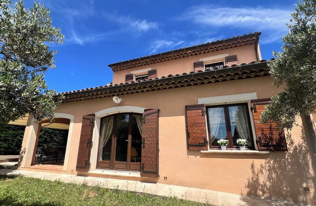 VILLA PROVENCALE A SALERNES