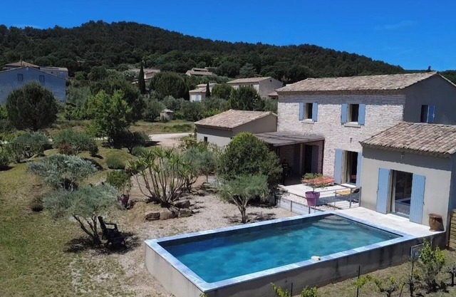 Villa provençale "Les Oliviers", piscine privée & terrain clos.