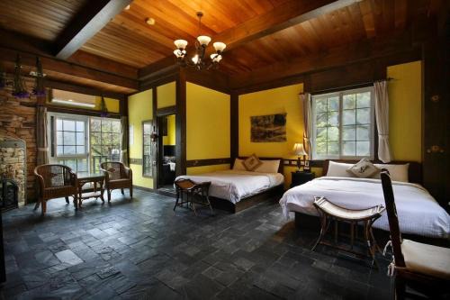 Provence Rose Lodge