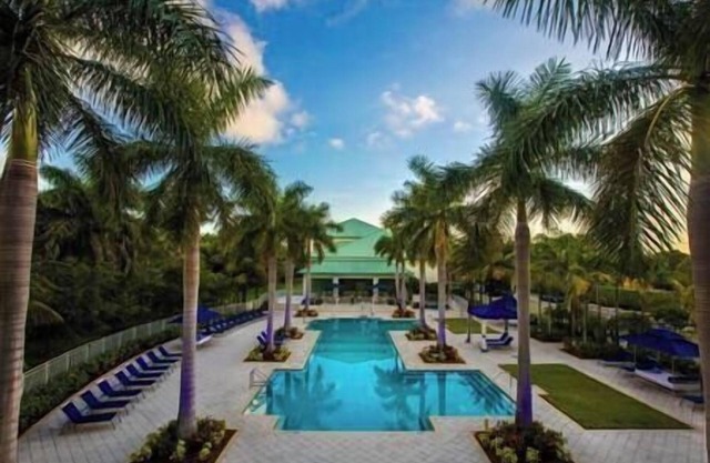 Provident Doral | Pool | Lux Resort | Concierge | Spa