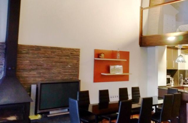 PRULLANS I - Trois Chambres Appartement, Couchages 9