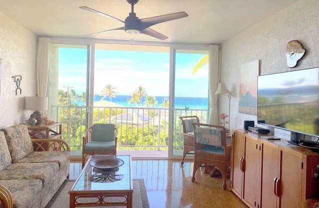 PUAKO CONDO 407 ~ 3 BR ~ Top Floor with Ocean View ~ Pool ~ Puako