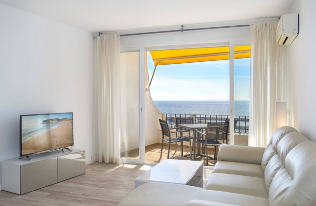 Appartement Puerto Cabopino avec vue sur mer et montagnes, piscine partagée, climatisation et WiFi