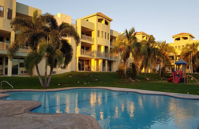 Puerto Salinas à Combate, magnifique condo avec Ocean Breeze et Birds Sound