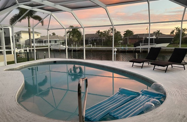 Punta Gordas Capri Isles Court Castle with Three KING Beds and 3 Thrones
