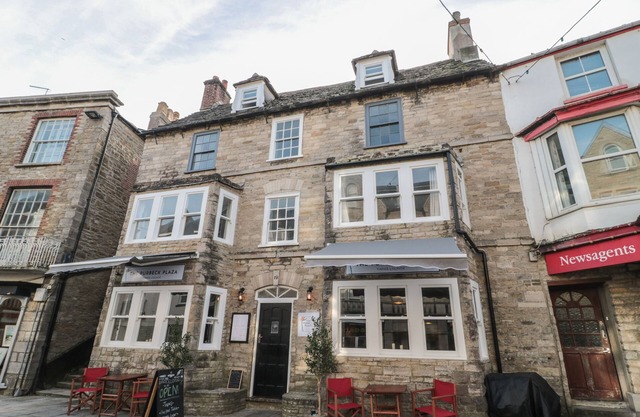 PURBECK HOTEL APARTMENTS - FLAT 6, pet friendly in Swanage