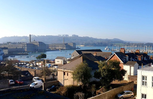 Pure B - Exceptional views of Tamar & Royal William Yard with Free Parking & Wifi