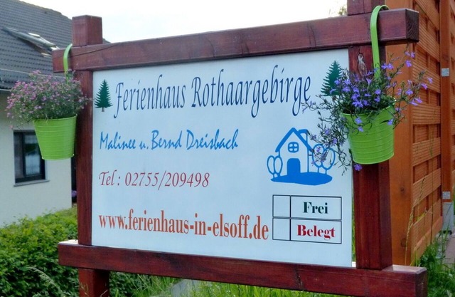 Détente pure avec douche à vapeur et bain à remous dans un chalet confort
