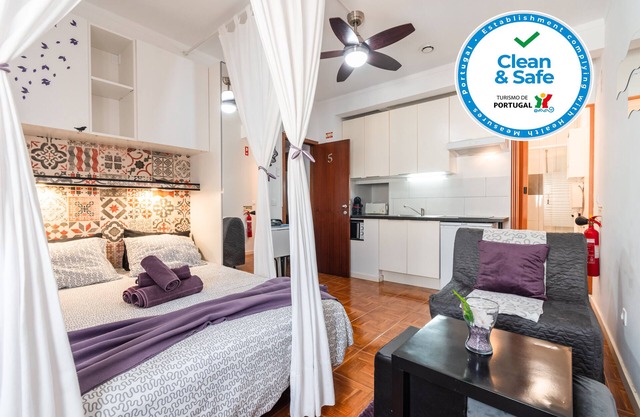 Studio Violet à 100 mètres de la Plage de Peniche