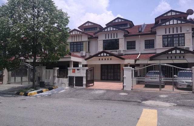 Puteri 6 Famille d'accueil Puchong