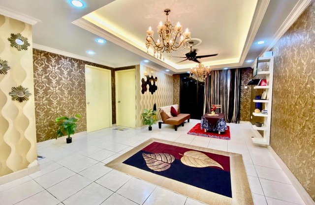 Putravilla Condominium Lovely & Spacious with Public Pool