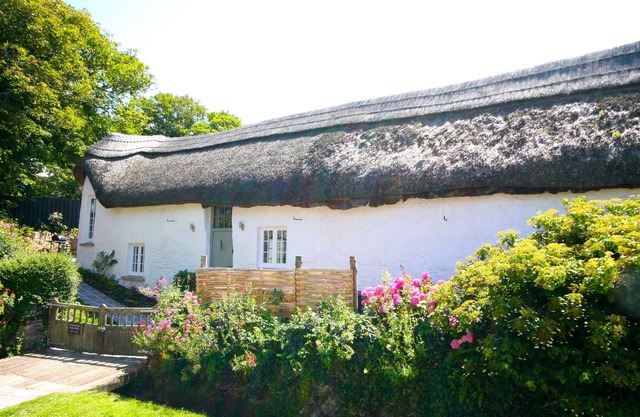 Putsborough Manor Barn (4 couchages + lit bébé) Tennis Chiens Full Sky Jacuzzi BBQ Beach
