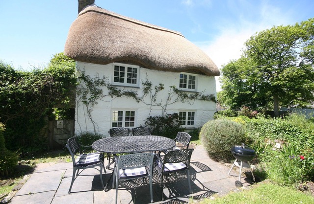 Putsborough Manor Cottage (4 + canapé-lit + lit bébé) Chiens Tennis Plage Jacuzzi SKY TV