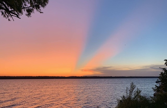 Pymatuning 5 Bedroom 1600 Sq Ft House - Lake access - Sleeps 12