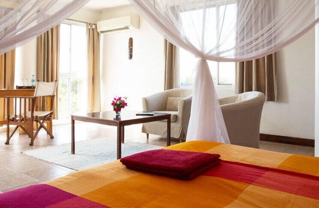 Q-Bar & Guest House