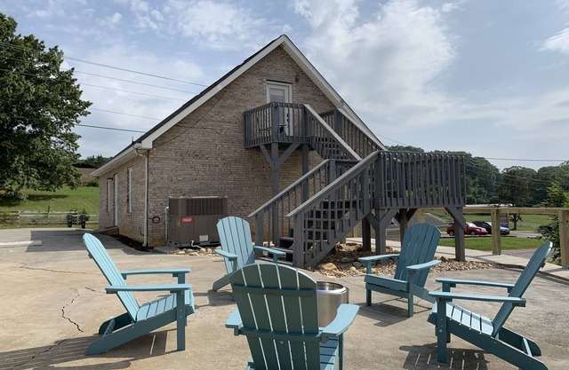 Quaint 1 Bedroom Loft near Cherokee Lake! All the comforts of home!