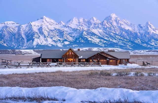 Quaint 4-bedroom cabin with Loft in Jackson with WiFi access