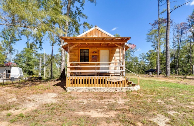 Quaint Abbeville Cabin Studio w/ Gas Grill!