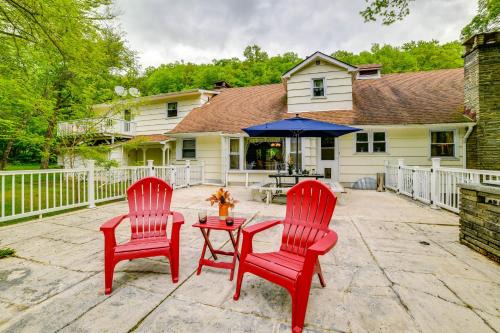 Quaint Abode with Fire Pit 9 Mi to Fly Fishing!