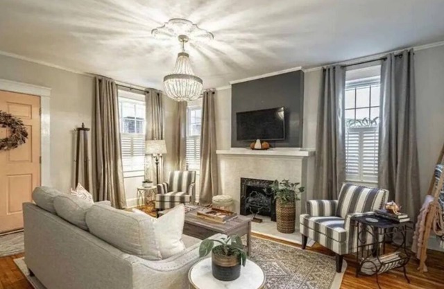 Quaint Bungalow in Historic Downtown Florence