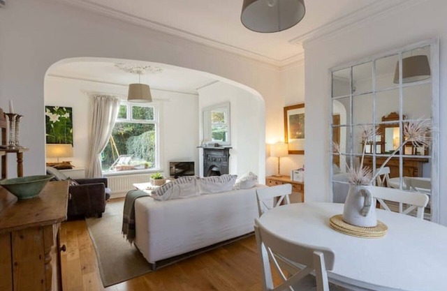 Quaint Cottage near City Airport & Titanic Quarter