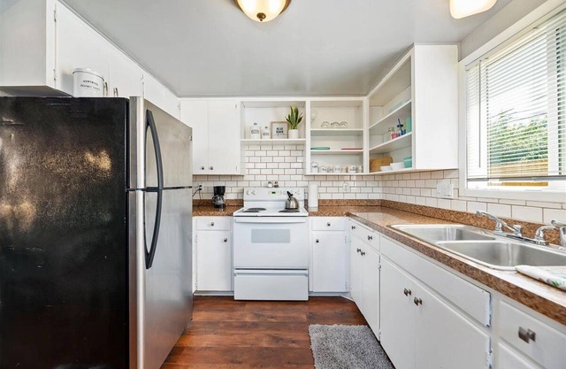 Quaint cottage near CofI & West Valley Medical