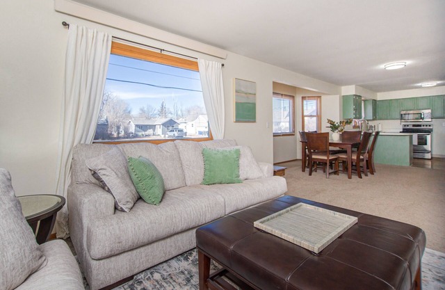 Clean Summer Stay in Rapid City