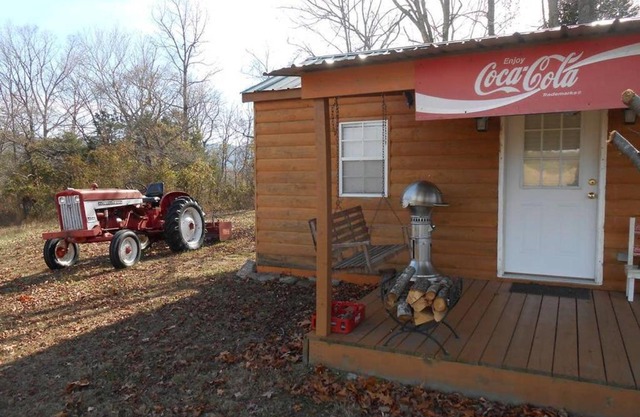 Quaint efficiency Coke Cabin located near Cane Crk