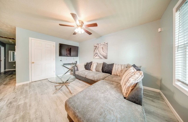 Quaint Erie Home w/ Smart TVs & Yard: 3 Mi to Lake